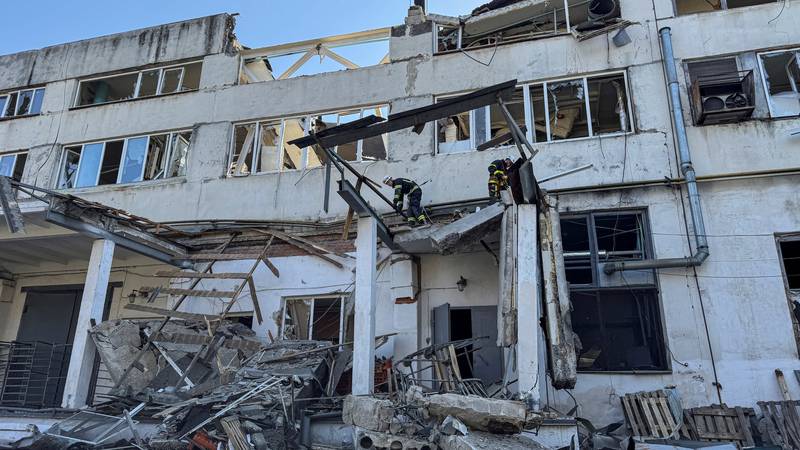 Putin najavio privremeni prekid vatre, ali još ništa od primirja: Ruske snage bombardirale Sumi 13 2025 04 18t101924z 2005483058 rc260ead0jl6 rtrmadp 3 ukraine crisis attack sumy