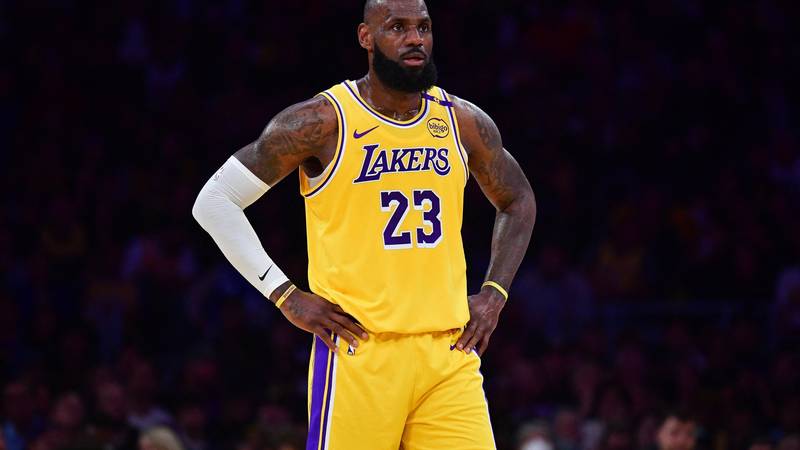 'Kralj' LeBron odigrao zadnju utakmicu u karijeri? Evo što je odgovorio na pitanje o mirovini 13 2025 05 01t032949z 2033066270 mt1usatoday26057666 rtrmadp 3 nba playoffs minnesota timberwolves at los angeles lakers
