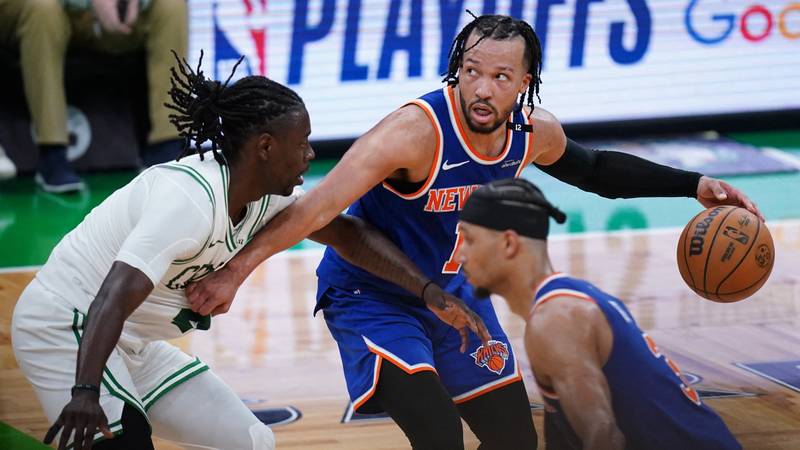 VIDEO Samo šokovi u NBA ligi: Celticsi promašili najviše trica u povijesti, Brunson ih je 'izludio'! 19 2025 05 06t021449z 1871822528 mt1usatoday26101405 rtrmadp 3 nba playoffs new york knicks at boston celtics