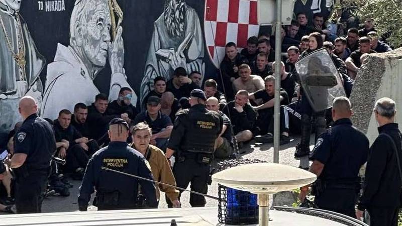 Makljaža u Splitu! Udari gdje stigneš. Kriminalist: 'Dobit će smiješne kazne, to nije dobro' 10 494576837 957509842940296 866352 1