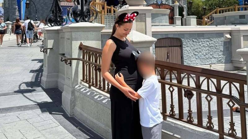 Trudna Prija s obitelji uživa u Disneylandu! Sinčić dirnuo sve poljupcem u mamin trbuščić... 13 dizajn bez naslova 15png