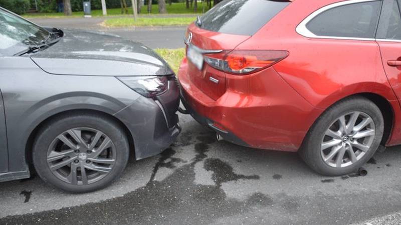 Pijan s kukom udario u auto u Zagrebu. Imao 1,84 promila. Ide na liječenje, dobio visoku kaznu 25 foto1