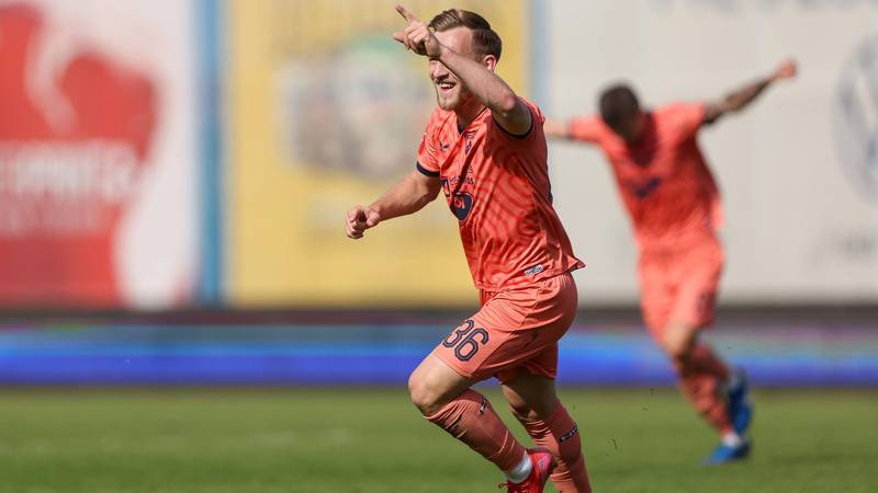 UŽIVO Slaven - Osijek 0-3: Gosti 'protutnjali' Koprivnicom u prvih 45 minuta i zabili 'tricu' 13 images 2025 17 pxl 040525 132206965