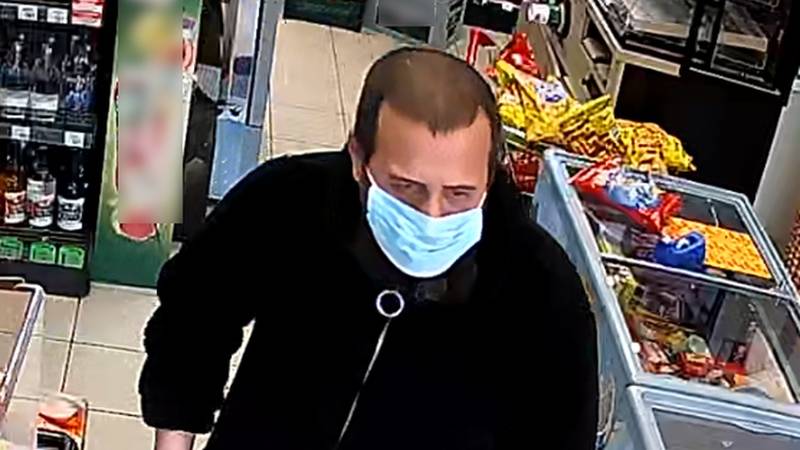 FOTO Prepoznajete li muškarca s fotografija? Policija ga traži zbog razbojništva u Zagrebu 10 naslovnicapng