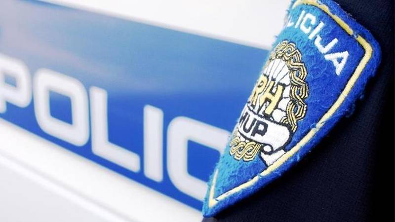 Bizarno: Vozač (38) jurio u Bjelovaru, a kaznu neće platiti zbog pogreške policajca 18 policija natpis