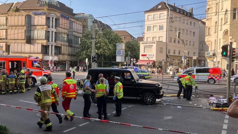 Žena podlegla ozljedama nakon naleta auta u Stuttgartu 13 pxl dpa 020525 132100888