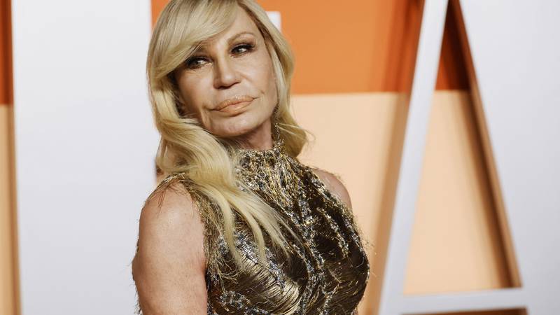 Donatella mrzi starenje, ovisna je o operacijama: Nisam rođena ljepotica. Prirodno je za povrće 16 pxl reu 030325 129217139