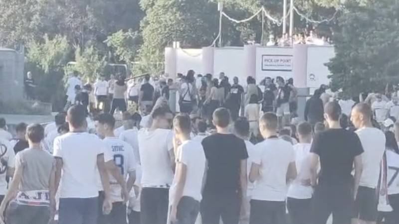 VIDEO Neredi i ispred Poljuda poslije derbija. Letjeli predmeti 16 screenshot 2025 05 03 at 18 42 12png