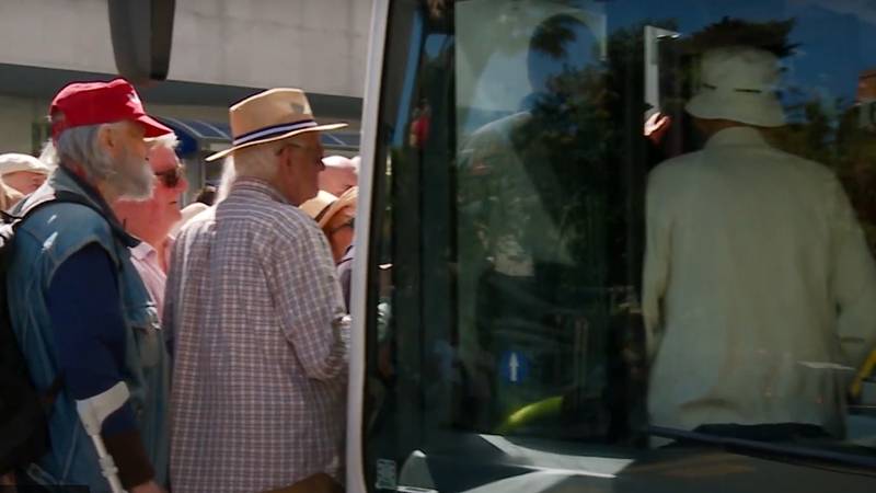 Kaos zbog besplatnog autobusa u Splitu: 'Mlade treba potjerati, šupirala bi ih nogom, zdravom' 16 snimka zaslona 2025 05 02 174546png